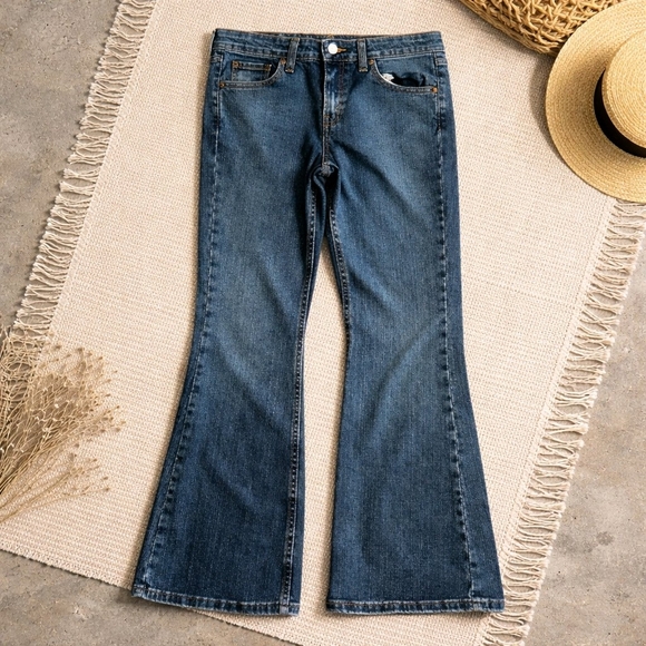 Women's Levi's 519 Low Flare Jeans, Size 5 Short, 28W 29.5L 
Get a great deal on - Picture 3 of 11